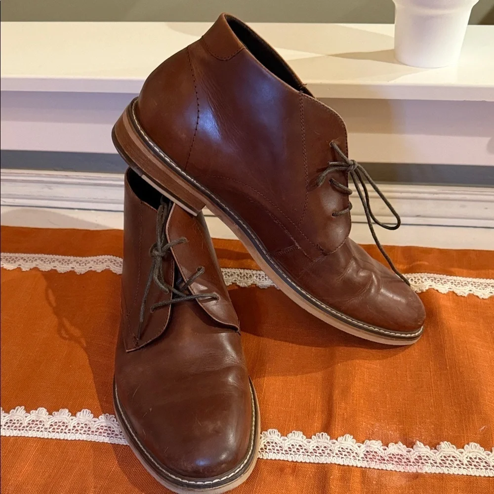 Kenneth Cole Brown Leather Chukka Boots